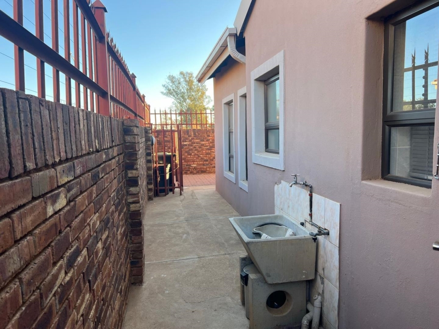 3 Bedroom Property for Sale in Mafikeng North West